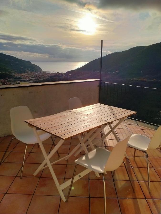 Apartment Trilocale In Dimora Tipica Montale (Liguria)